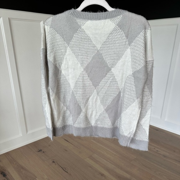 Vince Camuto Womens Gray Geometric Argyle Crew Neck Fuzzy Sweater Size Small - Picture 4 of 9
